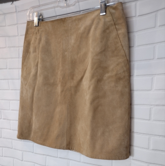 Banana Republic Vegan Suede Leather Skirt - Picture 3 of 14
